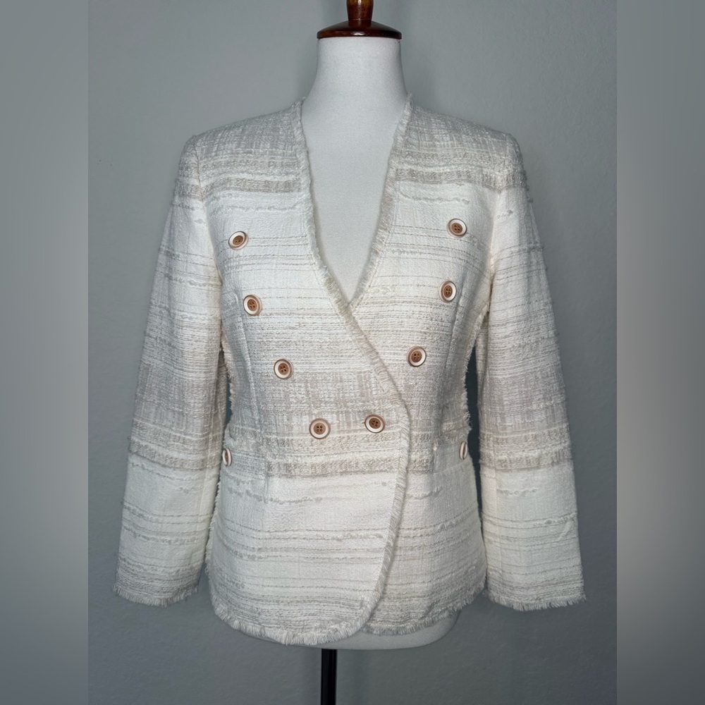 New with tag J. McLaughlin Cream and white tweed blazer with wood buttons